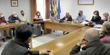 Reunión entre comerciantes, hosteleros, Ayuntamiento y Policías para abordar la seguridad en Doña Blanca