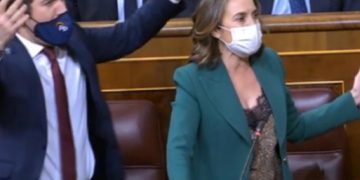 La reforma laboral se aprueba entre un impresentable sainete