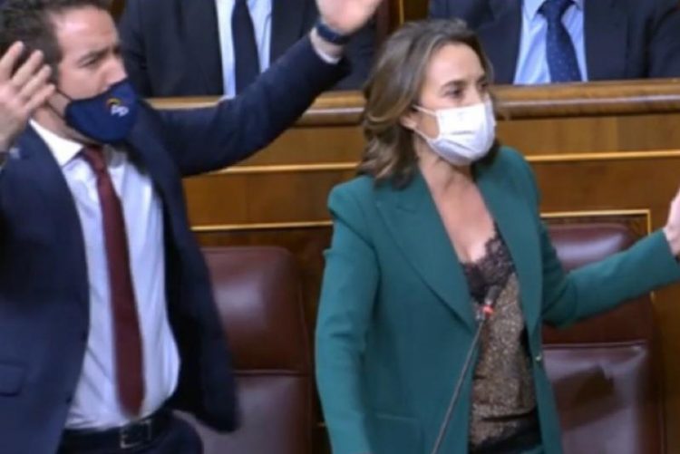 La reforma laboral se aprueba entre un impresentable sainete