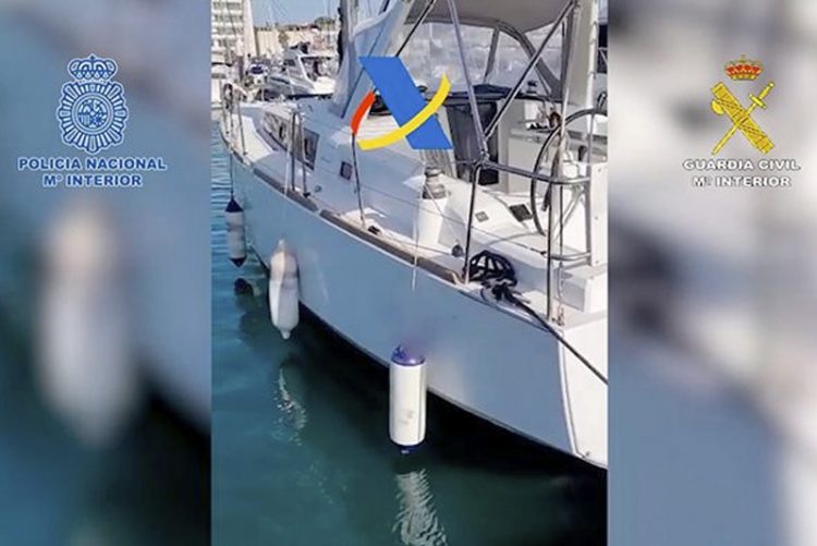 Simulaban averías en veleros para introducir hachís en España