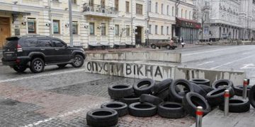 Rusia avanza sobre nuevas ciudades de Ucrania mientras dice esperar el diálogo