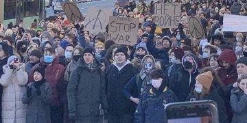 Casi 5000 detenidos por las protestas contra la guerra en Rusia este domingo