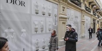 Oleada de cierres y despidos: así paga la clase trabajadora rusa las sanciones de la UE y EE. UU.