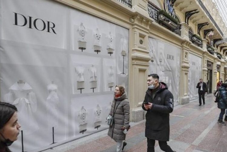 Oleada de cierres y despidos: así paga la clase trabajadora rusa las sanciones de la UE y EE. UU.