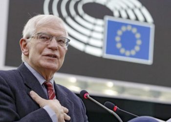 “Si cada europeo bajara un grado la calefacción…”: Borrell se marca su “Lola Flores”