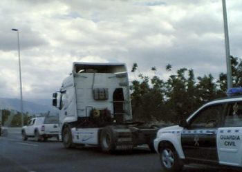 Comienza a notarse desabastecimiento de productos en decenas de ciudades por la huelga de transportistas