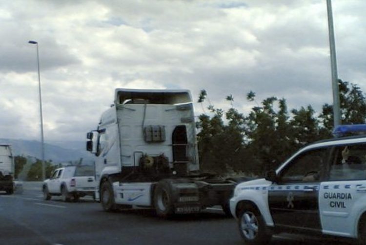 Comienza a notarse desabastecimiento de productos en decenas de ciudades por la huelga de transportistas