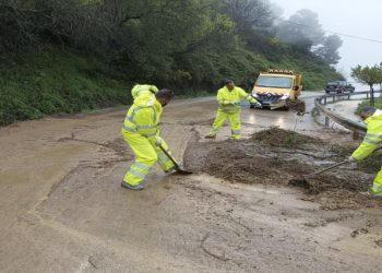 El servicio 112 recibe más de un centenar de incidencias en Andalucía por el temporal de lluvia y viento