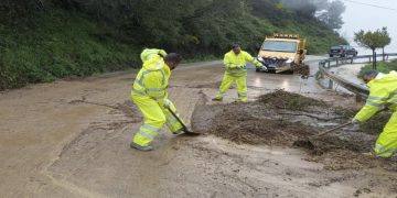 El servicio 112 recibe más de un centenar de incidencias en Andalucía por el temporal de lluvia y viento