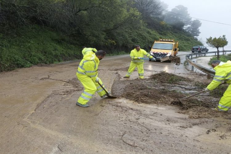 El servicio 112 recibe más de un centenar de incidencias en Andalucía por el temporal de lluvia y viento
