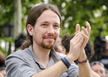 A EEUU se le atragantan las barras y estrellas y acusan a Podemos y Pablo Iglesias de “acosar a la prensa”
