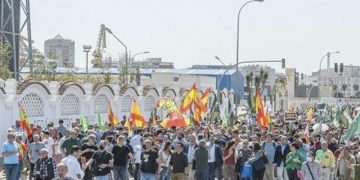 La ultraderecha pincha en Cádiz: menos de 300 personas en el acto promovido por Vox para el 1 de mayo