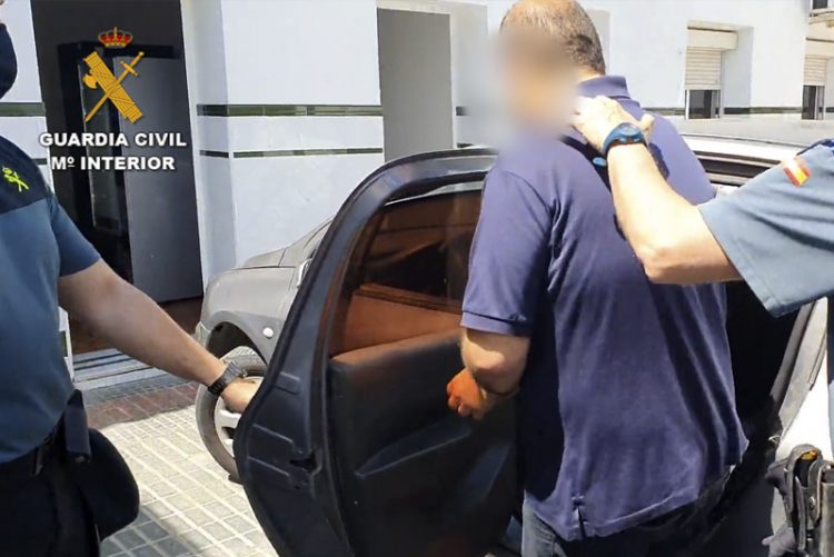 Detenido en Sevilla por grabar a mujeres en los aseos públicos de una clínica médica