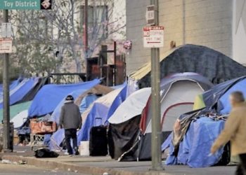 EEUU contra los sintecho: hasta seis años de prisión y la pérdida del derecho al voto por dormir en la calle