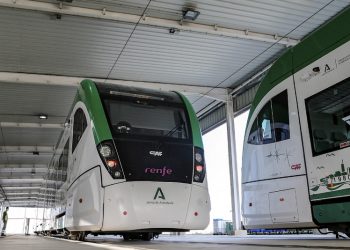 Un único billete servirá para viajar en trenes de cercanías, catamarán, tranvía de la Bahía y autobuses