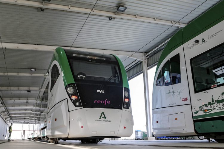 Un único billete servirá para viajar en trenes de cercanías, catamarán, tranvía de la Bahía y autobuses