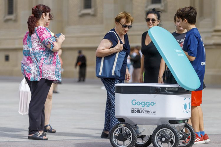 Llegan a España los primeros robots autónomos de reparto