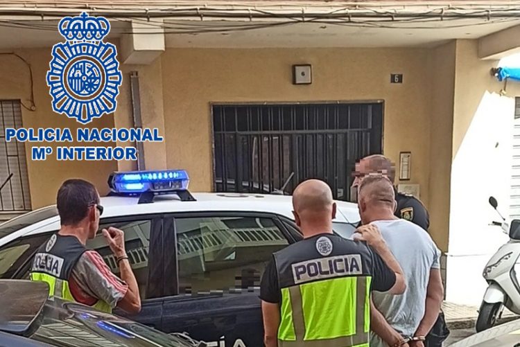 Ingresa en prisión el presunto autor de cuatro robos en los que intimidaba a sus víctimas con una pistola simulada y un cuchillo