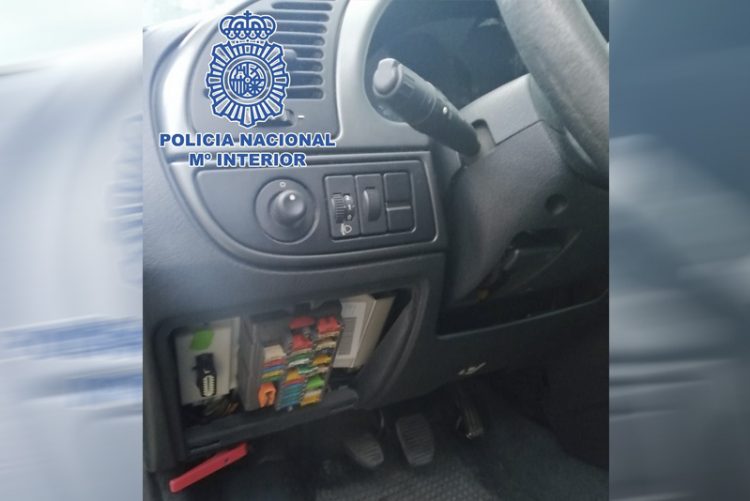 Detenidos in fraganti en Jerez dos personas mientras robaban en el interior de una furgoneta