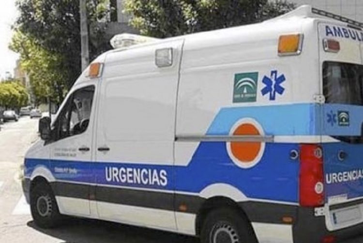 Herido tras sufrir una caída en el espigón de la playa La Puntilla en El Puerto