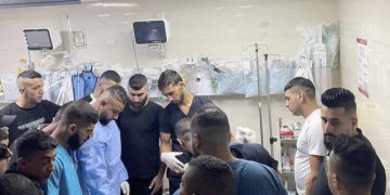 Nueva ataque terrorista israelí deja un joven palestino muerto y 35 heridos