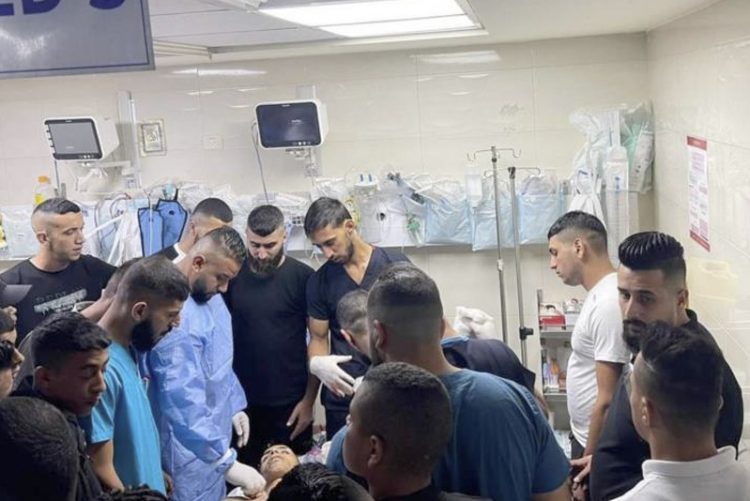 Nueva ataque terrorista israelí deja un joven palestino muerto y 35 heridos