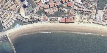 Fallece un hombre de 60 años en la Playa de Fuentebravía en El Puerto