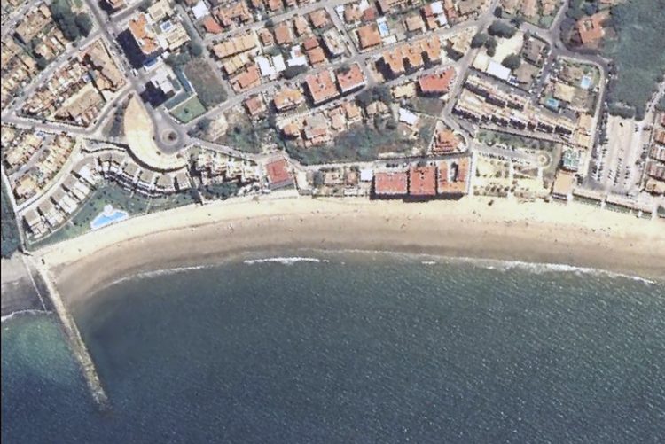 Fallece un hombre de 60 años en la Playa de Fuentebravía en El Puerto