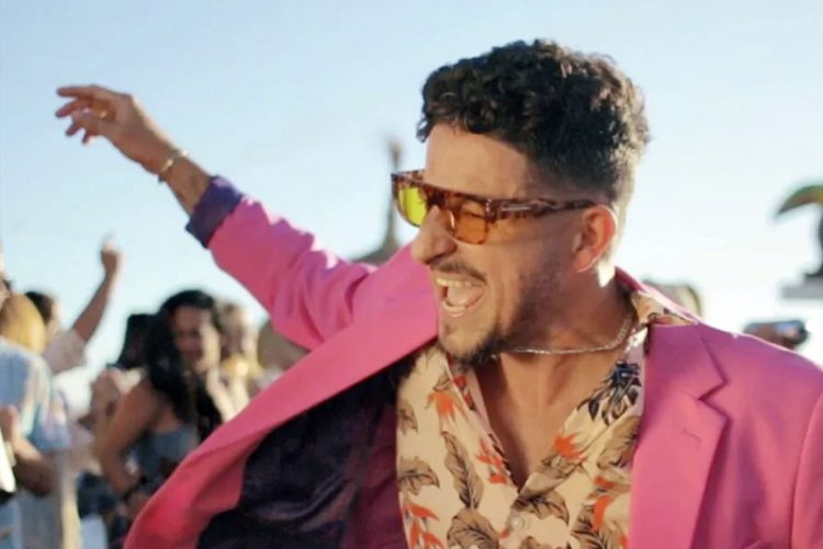 El cantaor gaditano David Palomar presenta el álbum “8 Miradas”