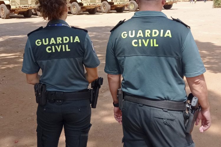 Hallan el cadáver de un hombre en su casa de Villamartín “en extrañas circunstancias”