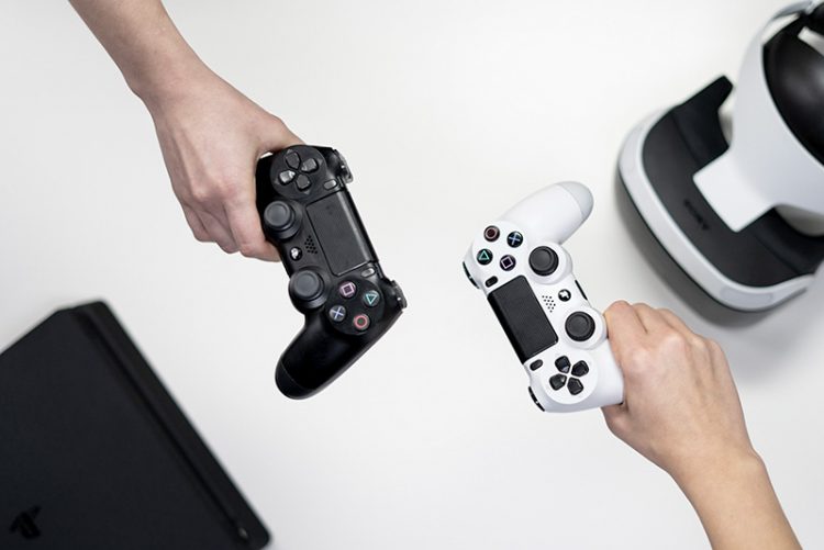 Es aconsejable atender al etiquetado de los videojuegos antes de adquirirlos para menores