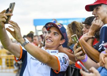 Multitudinario pit lane walk para comenzar el Gran Premio Animoca Brands de Aragón de MotoGP