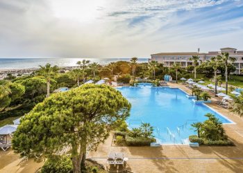 La provincia de Cádiz recibe este verano más turistas que antes de la pandemia