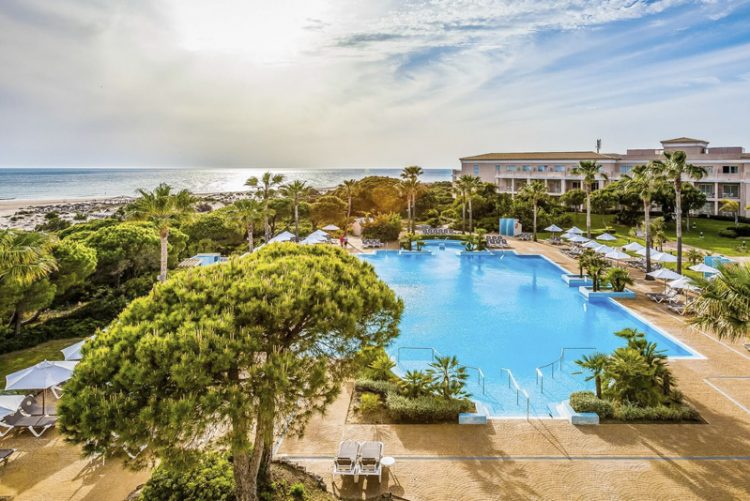 La provincia de Cádiz recibe este verano más turistas que antes de la pandemia