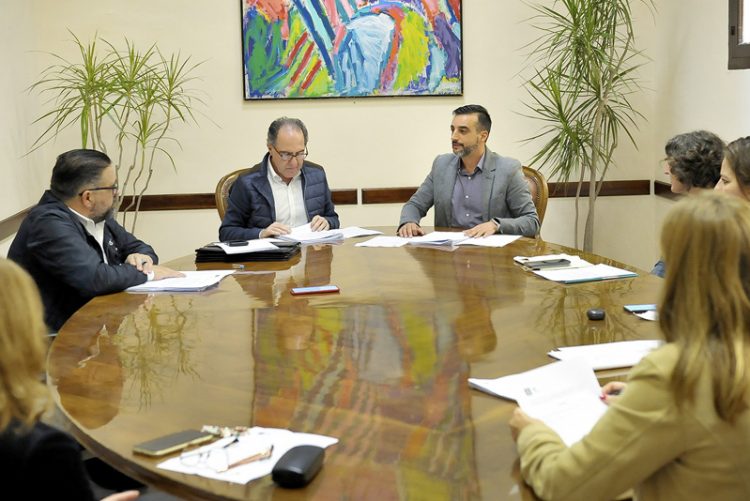 Aprobadas las bases para 350 plazas de auxiliar del Servicio de Ayuda a Domicilio