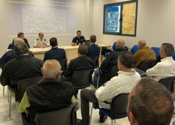 Encuentro de trabajo entre Policía Nacional y entidades asociativas y profesionales de la ciudad