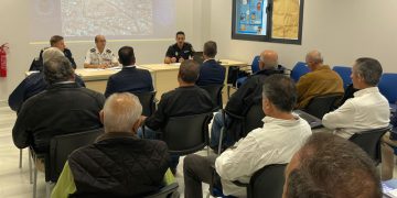 Encuentro de trabajo entre Policía Nacional y entidades asociativas y profesionales de la ciudad