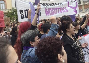 Tres años de cárcel para un periodista que publicó la foto de la violación a la víctima de ‘La Manada’