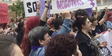 Tres años de cárcel para un periodista que publicó la foto de la violación a la víctima de ‘La Manada’