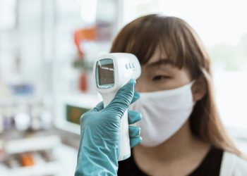 China confirma casi 60.000 muertes relacionadas con el coronavirus en un mes