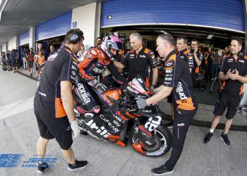Emocionante arranque en el Gran Premio de Jerez con sorpresas en los primeros entrenamientos libres