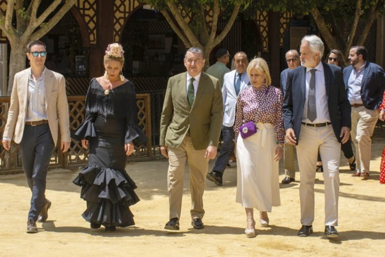 La Real Escuela de Arte Ecuestre y la Feria de Jerez se unirán en una iniciativa del PP de Andalucía