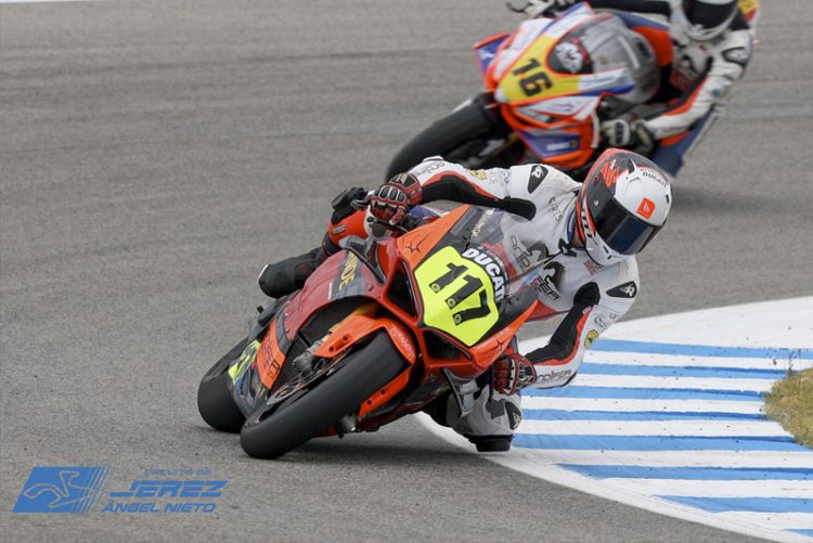 Miguel Ángel Giménez y Alberto García triunfan en la primera prueba del Campeonato de Andalucía de Motociclismo en Jerez