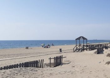 Chipiona, Vejer de la Frontera y San Roque suspenden el servicio de duchas en las playas por la sequía