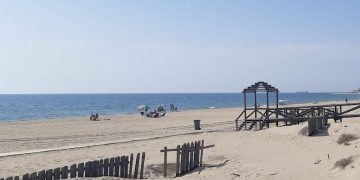 Chipiona, Vejer de la Frontera y San Roque suspenden el servicio de duchas en las playas por la sequía