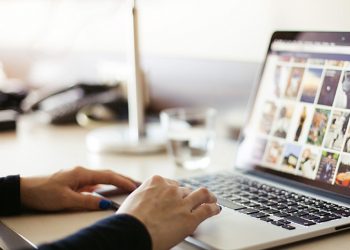 La Dirección General de Consumo de la Junta de Andalucía enfatiza la seguridad en línea en el Día del Internauta