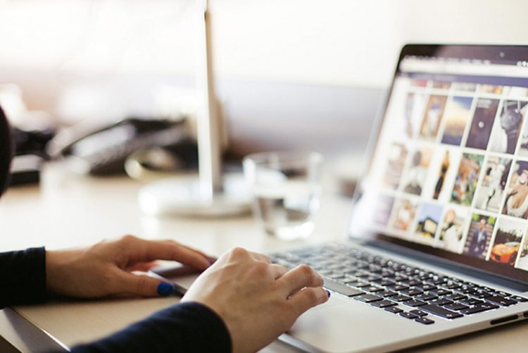 La Dirección General de Consumo de la Junta de Andalucía enfatiza la seguridad en línea en el Día del Internauta