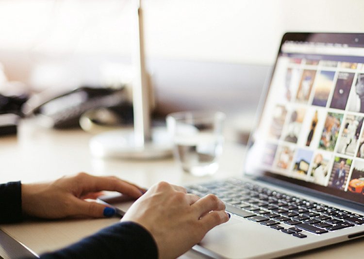 La Dirección General de Consumo de la Junta de Andalucía enfatiza la seguridad en línea en el Día del Internauta