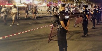 El Puerto se manifiesta contra el “turismo de borrachera” y los pisos turísticos