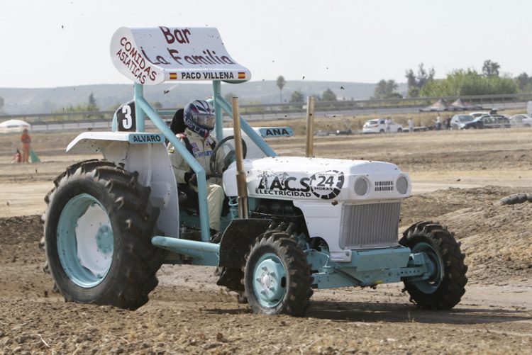 18 equipos participan este sábado en el Campeonato de Andalucía de Tractores que se disputa en la ELA jerezana de Guadalcacín